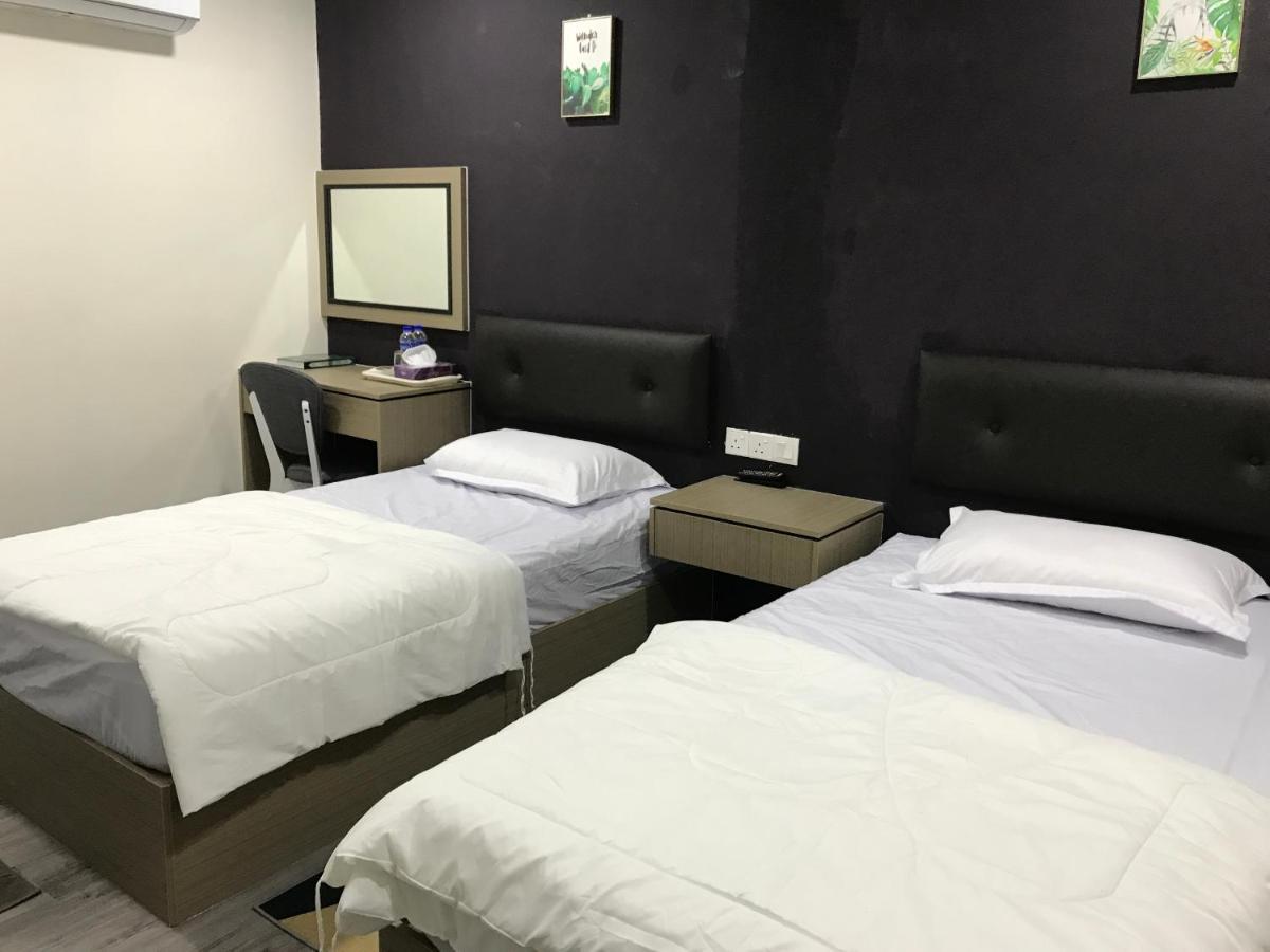 Oyo 90506 Z Stay Inn Hotel Simpang Renggam Exterior foto